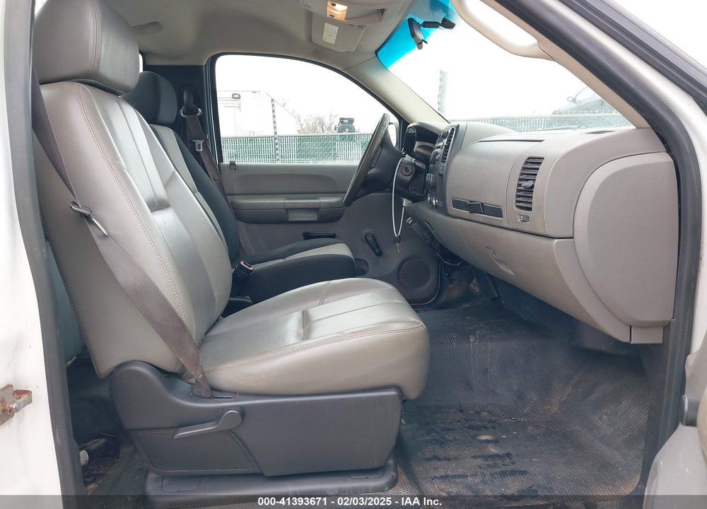 2008 GMC SIERRA 2500HD WORK TRUCK VIN: 1GTHC24K98E211813