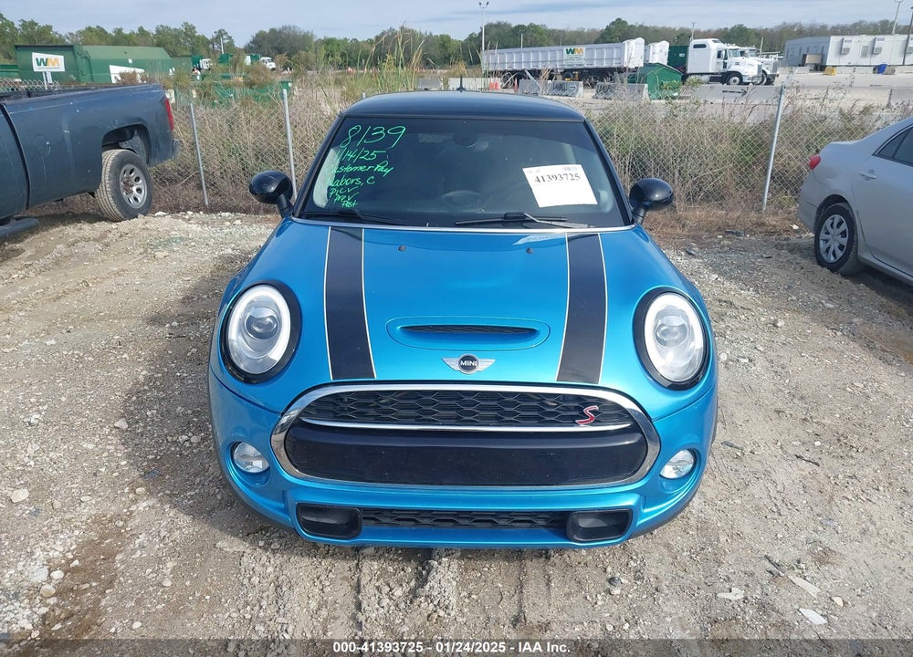 2015 MINI HARDTOP VIN: WMWXP7C55F2A59827