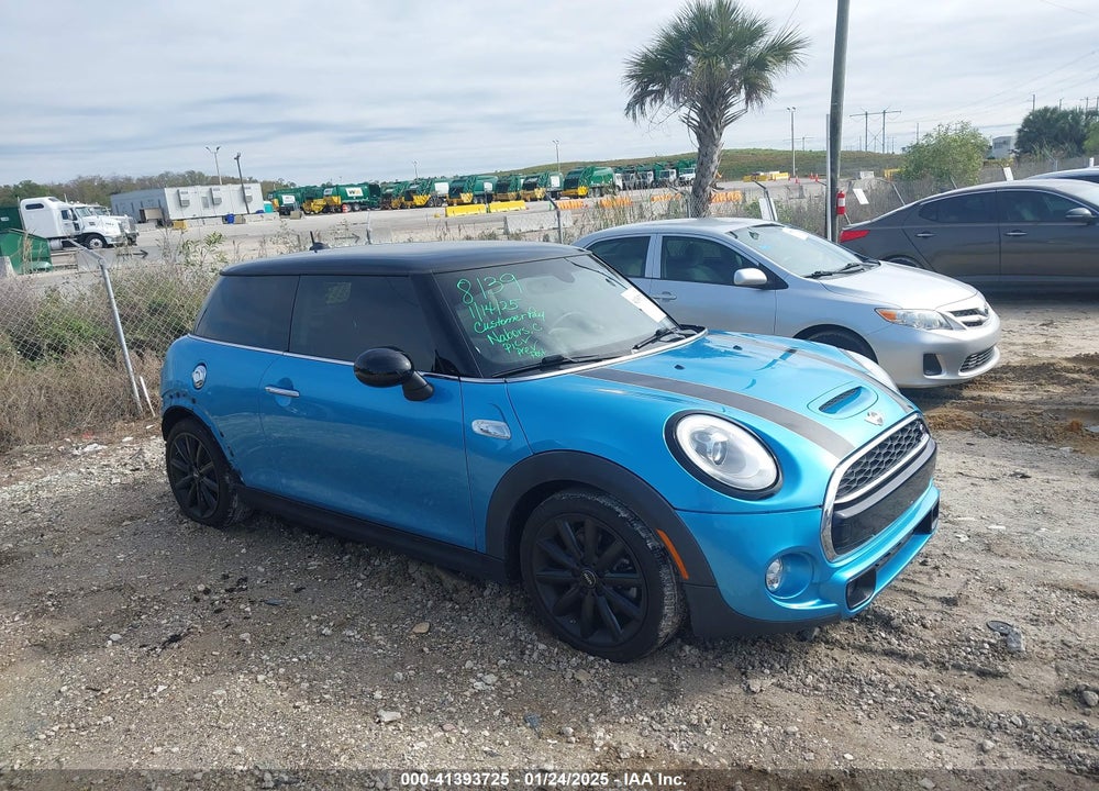 2015 MINI HARDTOP VIN: WMWXP7C55F2A59827