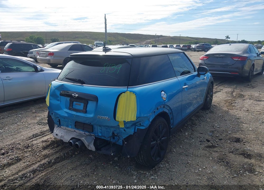 2015 MINI HARDTOP VIN: WMWXP7C55F2A59827