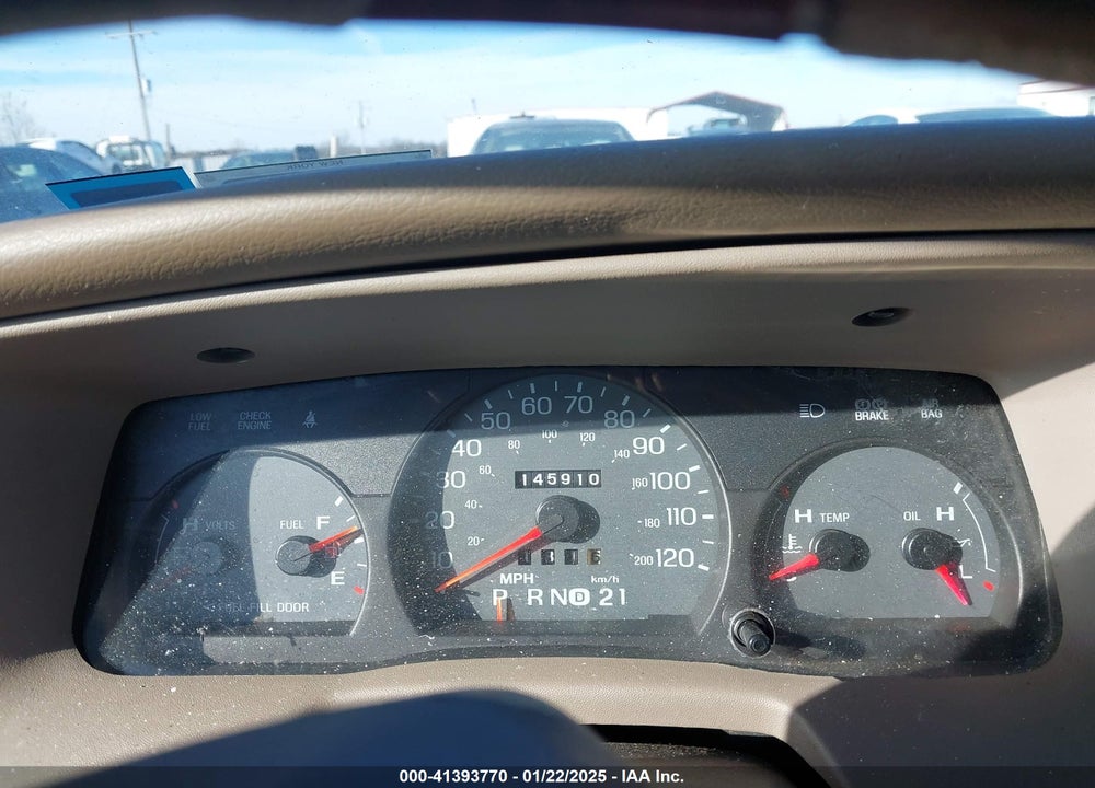 2005 MERCURY GRAND MARQUIS GS VIN: 2MEFM74W25X614142