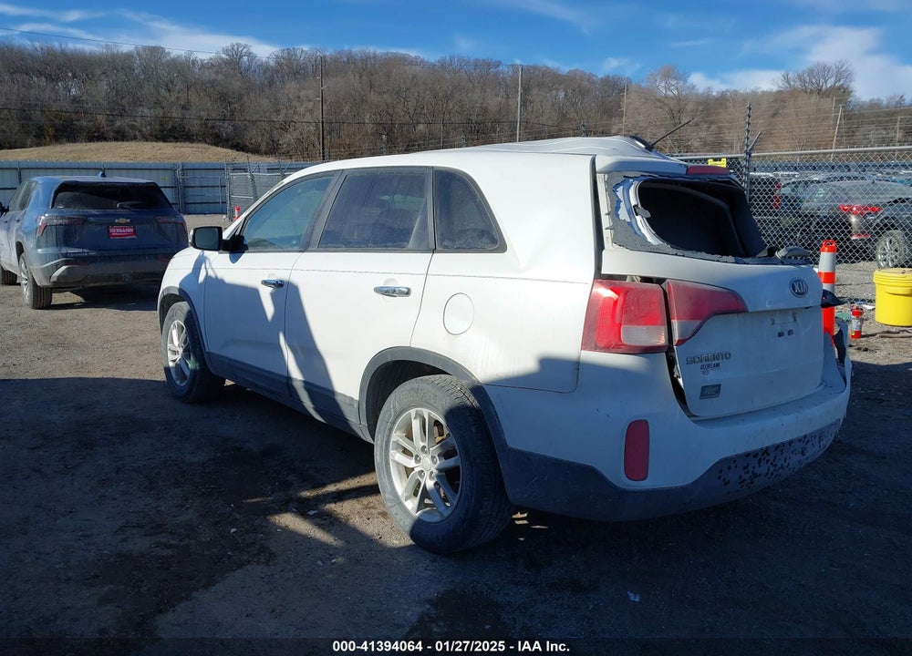 2015 KIA SORENTO LX VIN: 5XYKT3A66FG626871