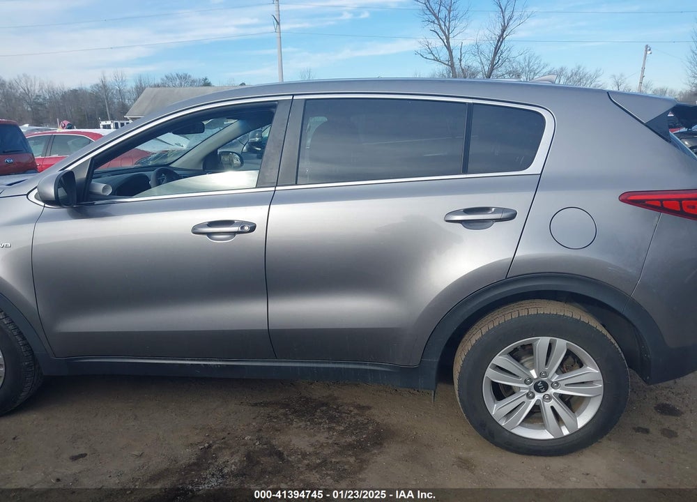 2018 KIA SPORTAGE LX VIN: KNDPMCAC8J7335562