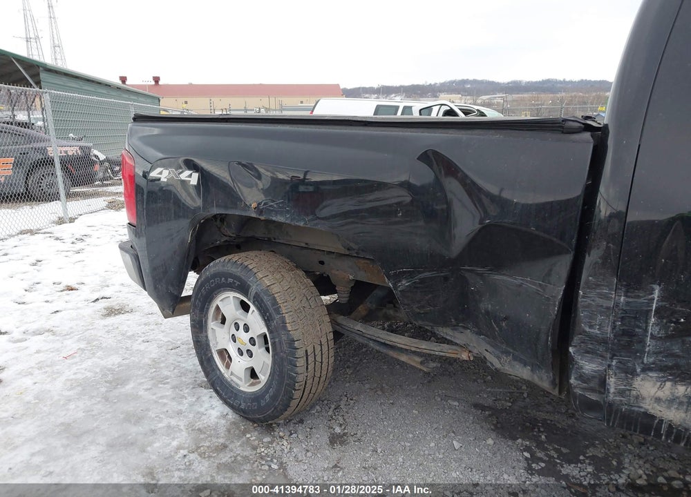 2010 CHEVROLET SILVERADO 1500 LT VIN: 1GCYKSE27AZ110818