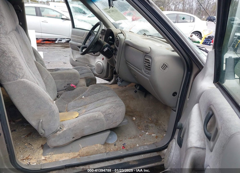 2000 GMC SONOMA SLS VIN: 1GTCS19W1Y8241082