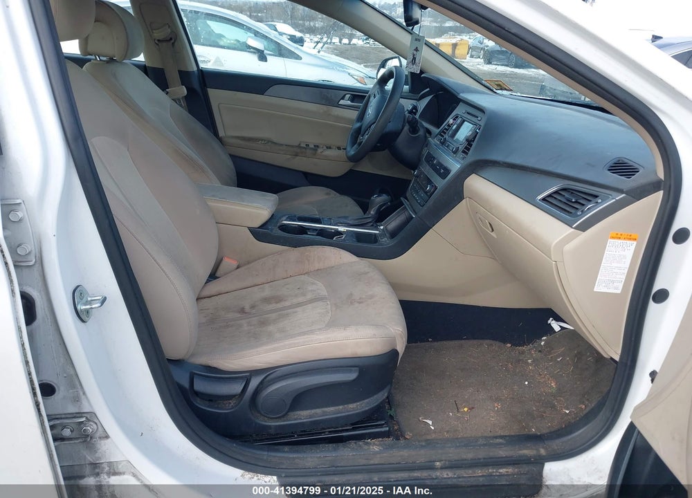 2016 HYUNDAI SONATA HYBRID SE VIN: KMHE24L1XGA011566