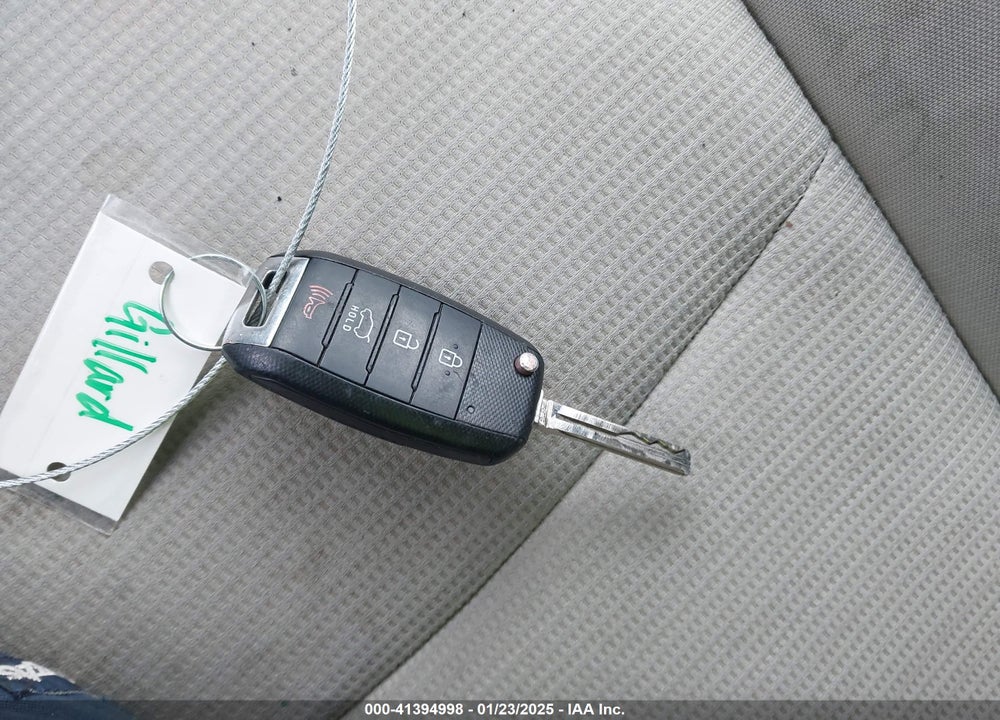 2014 KIA SORENTO LX VIN: 5XYKT3A66EG510228