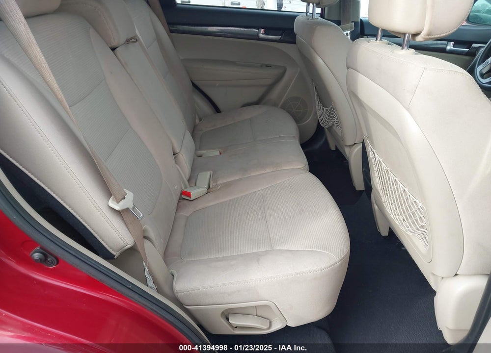 2014 KIA SORENTO LX VIN: 5XYKT3A66EG510228