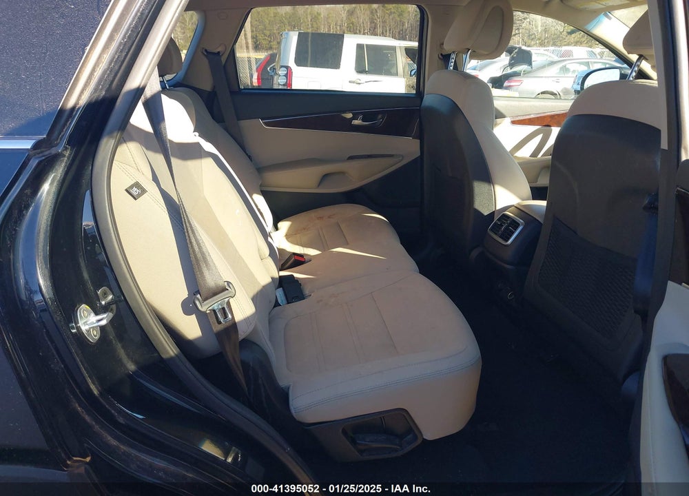 2016 KIA SORENTO 2.4L LX VIN: 5XYPG4A38GG169097