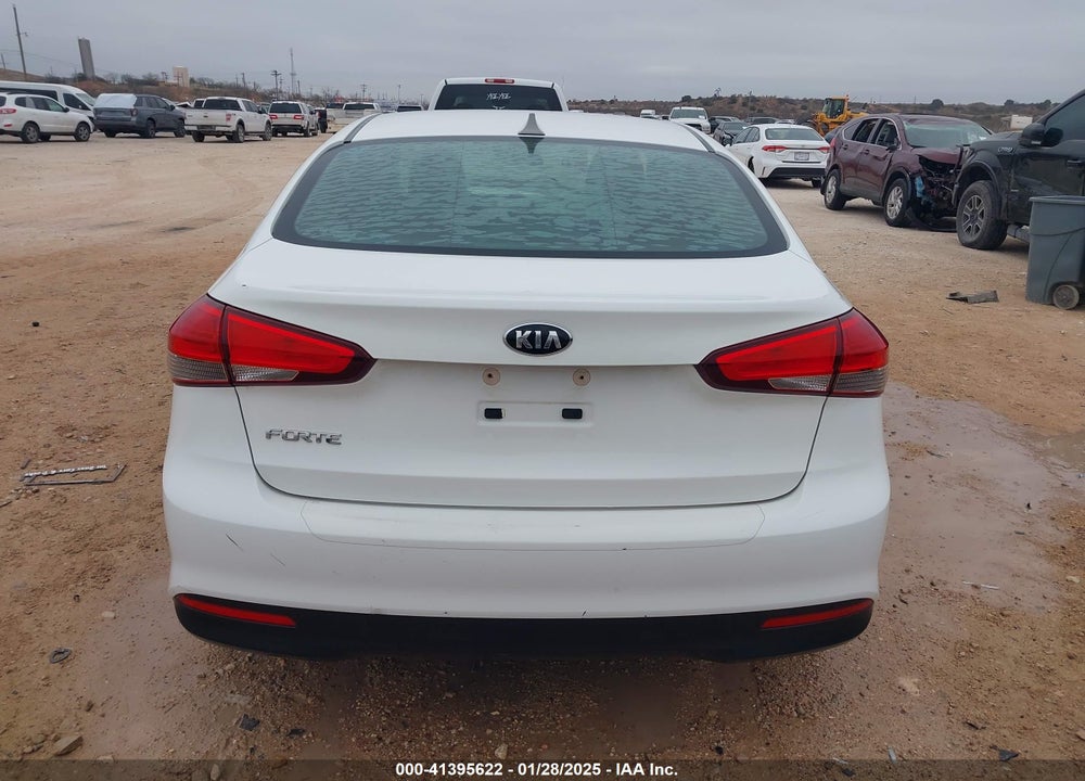 2017 KIA FORTE VIN: 3KPFK4A78HE082702