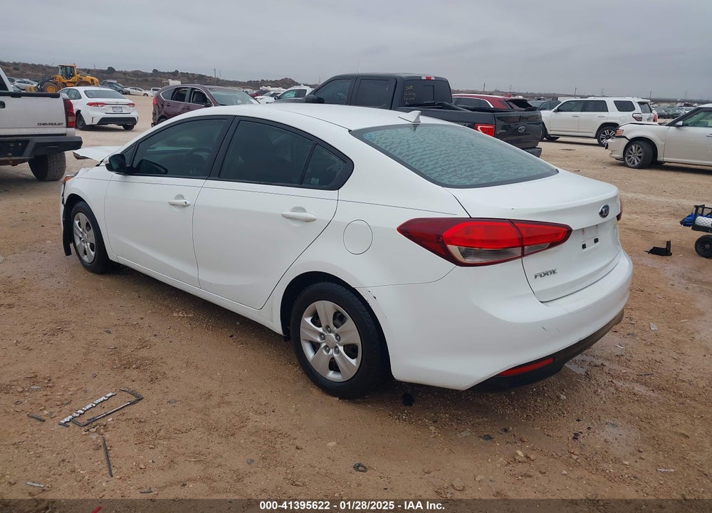 2017 KIA FORTE VIN: 3KPFK4A78HE082702