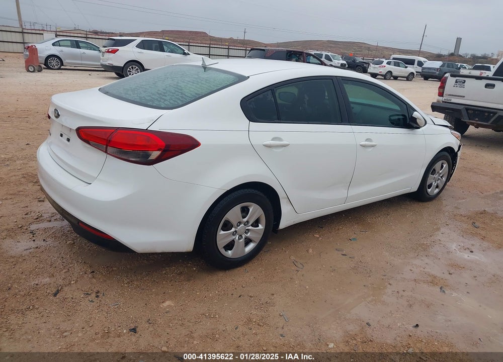 2017 KIA FORTE VIN: 3KPFK4A78HE082702
