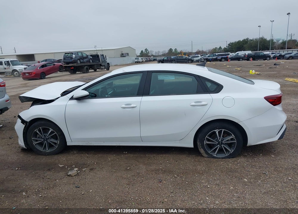 2022 KIA FORTE VIN: 3KPF24AD8NE443671