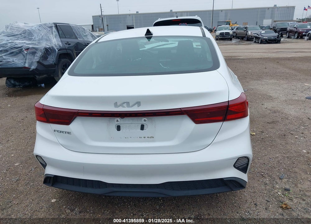 2022 KIA FORTE VIN: 3KPF24AD8NE443671