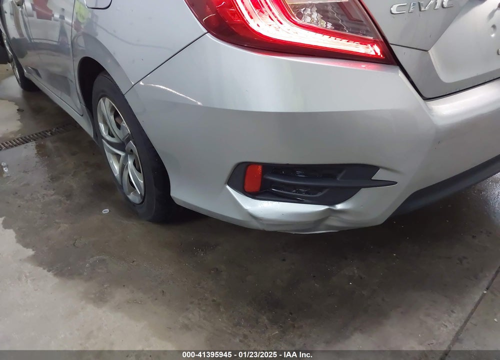 2018 HONDA CIVIC VIN: 19XFC2F55JE003789
