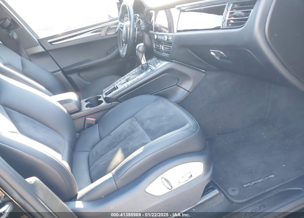 2020 PORSCHE MACAN VIN: WP1AA2A55LLB05013