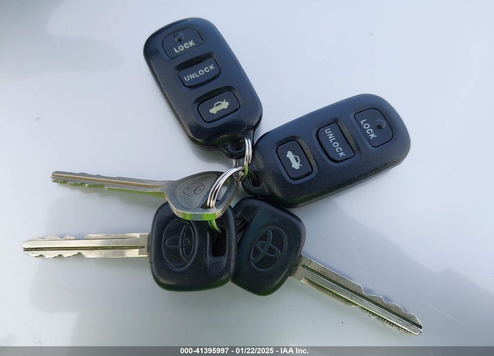 2003 TOYOTA CAMRY LE VIN: 4T1BE32K23U256840