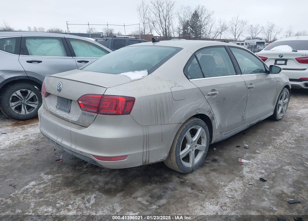 2013 VOLKSWAGEN JETTA HYBRID VIN: 3VW637AJ9DM312125