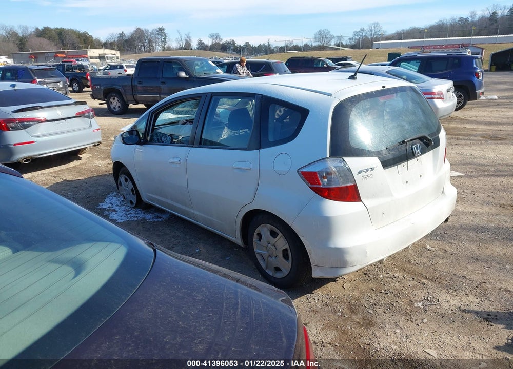 2013 HONDA FIT VIN: JHMGE8H30DC023018