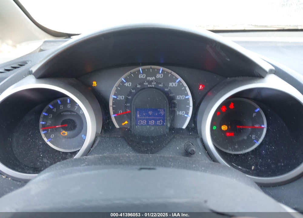 2013 HONDA FIT VIN: JHMGE8H30DC023018