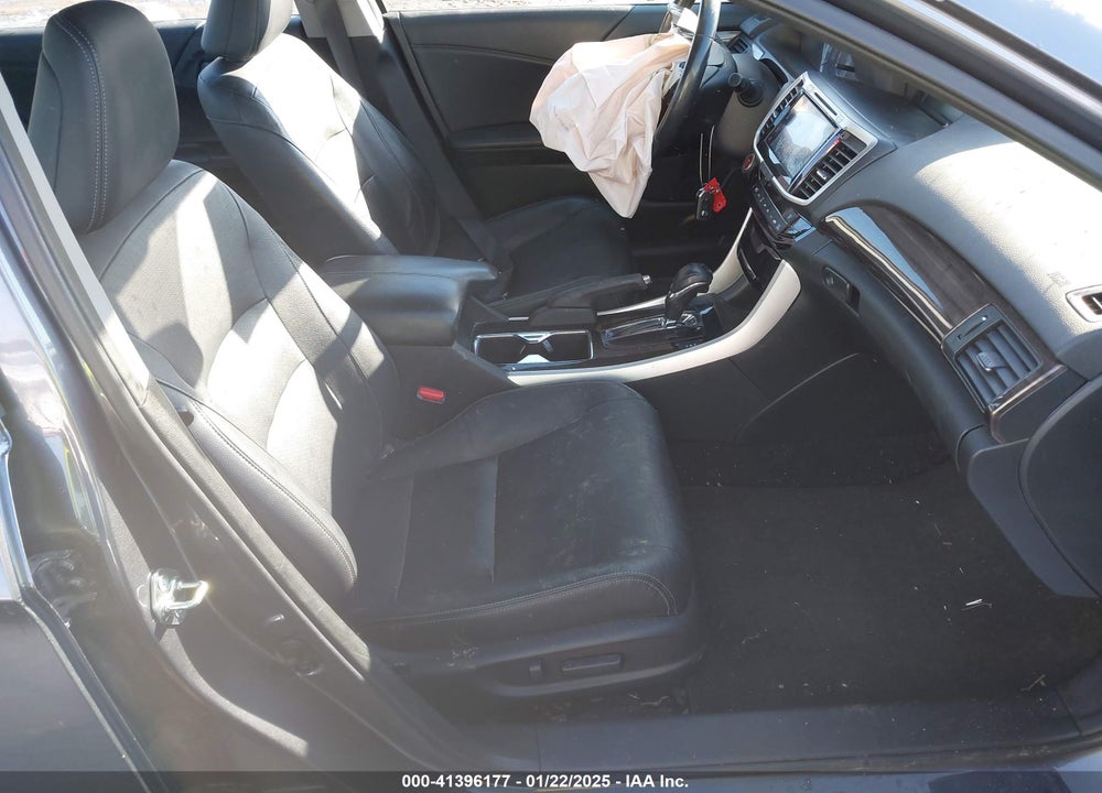 2017 HONDA ACCORD VIN: 1HGCR3F08HA017423