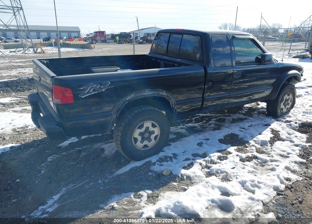 2000 CHEVROLET S-10 LS VIN: 1GCCT19W2Y8160914
