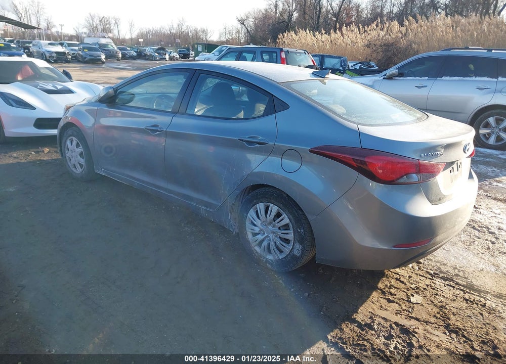 2016 HYUNDAI ELANTRA SE VIN: 5NPDH4AE1GH732372