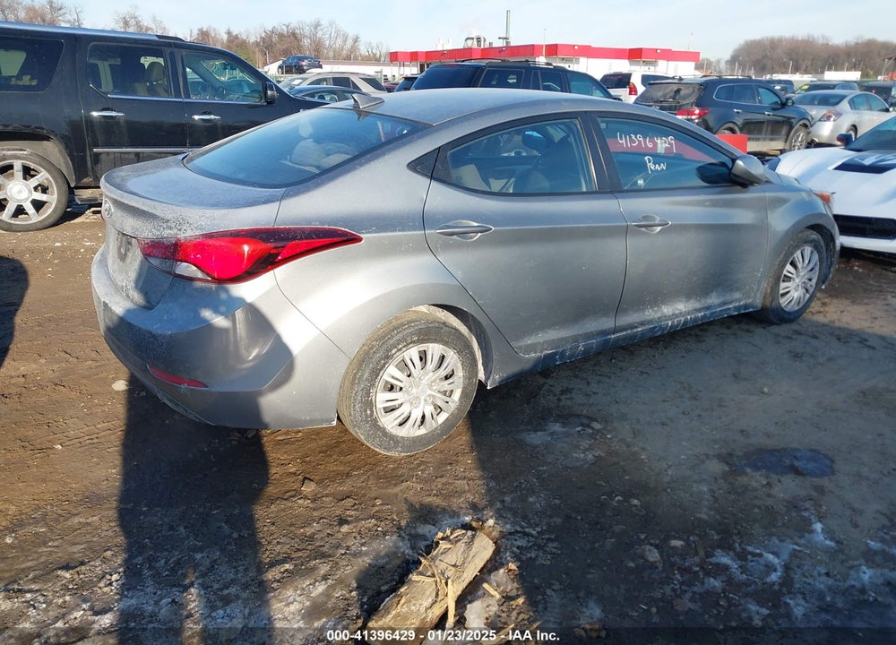 2016 HYUNDAI ELANTRA SE VIN: 5NPDH4AE1GH732372
