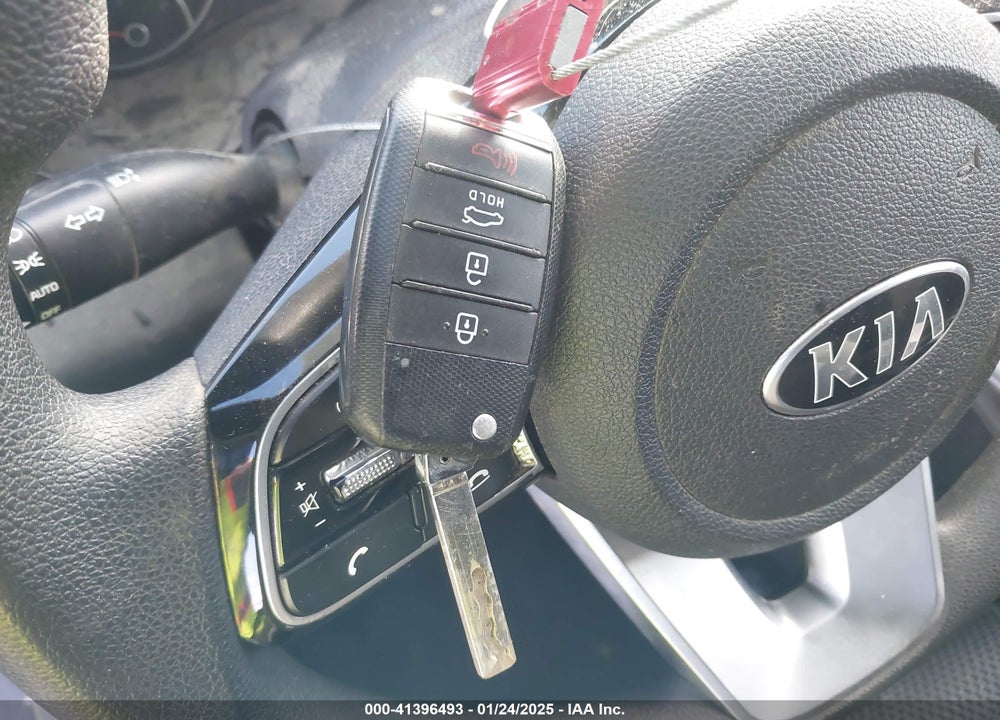 2020 KIA OPTIMA VIN: 5XXGT4L38LG387483