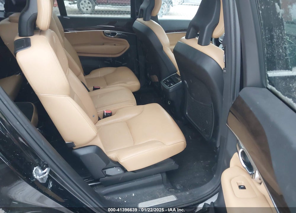 2016 VOLVO XC90 T6 MOMENTUM VIN: YV4A22PK9G1066520