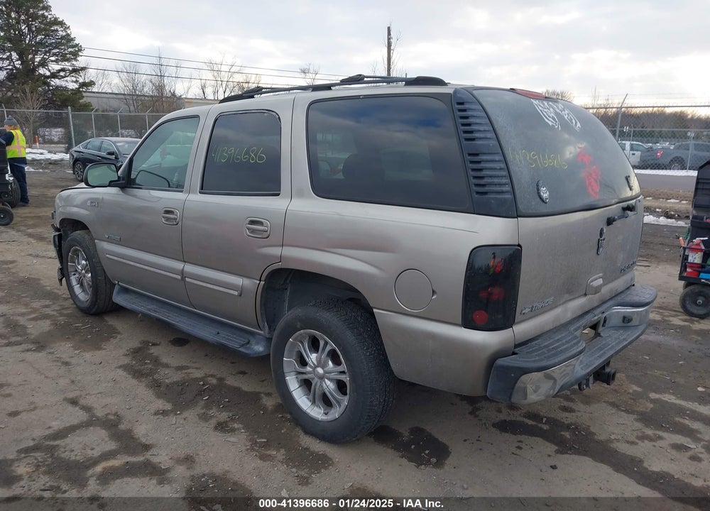 2002 CHEVROLET TAHOE LT VIN: 1GNEC13Z82R242330