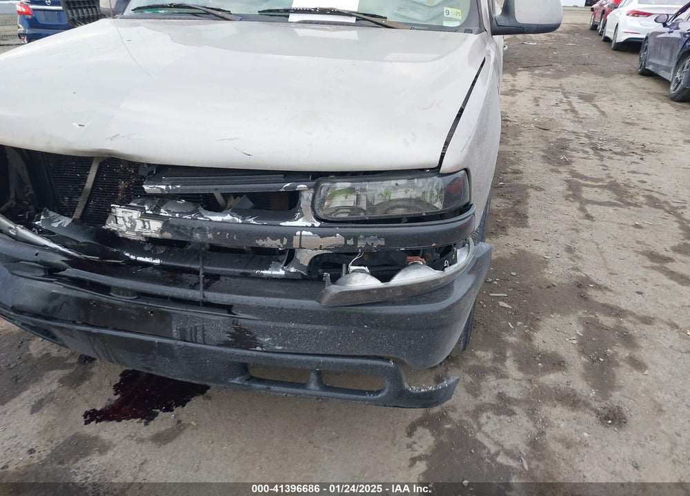 2002 CHEVROLET TAHOE LT VIN: 1GNEC13Z82R242330