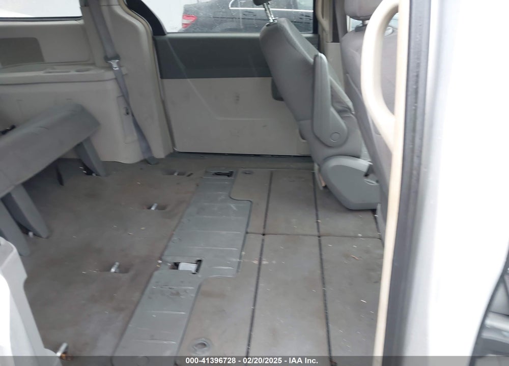2008 CHRYSLER TOWN & COUNTRY VIN: 2A8HR44H78R743541
