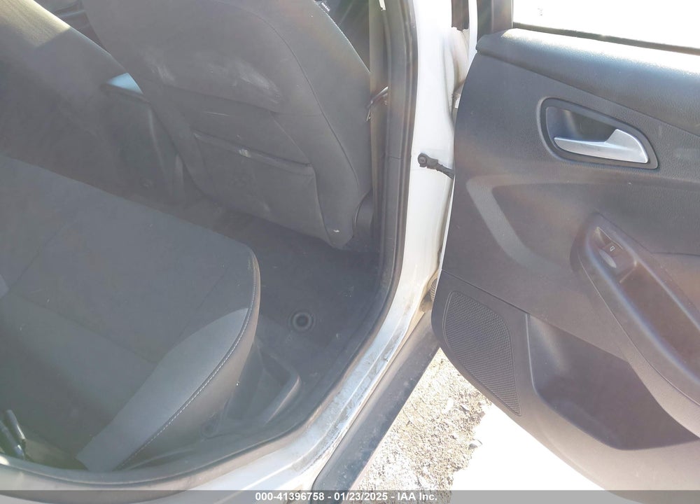 2012 FORD FOCUS VIN: 1FAHP3F24CL371647