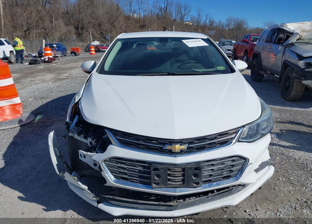 2018 CHEVROLET CRUZE VIN: 1G1BC5SM8J7127190