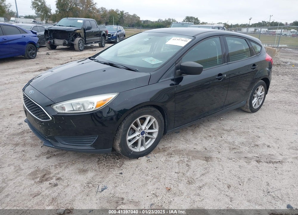 2017 FORD FOCUS SE VIN: 1FADP3K29HL221013