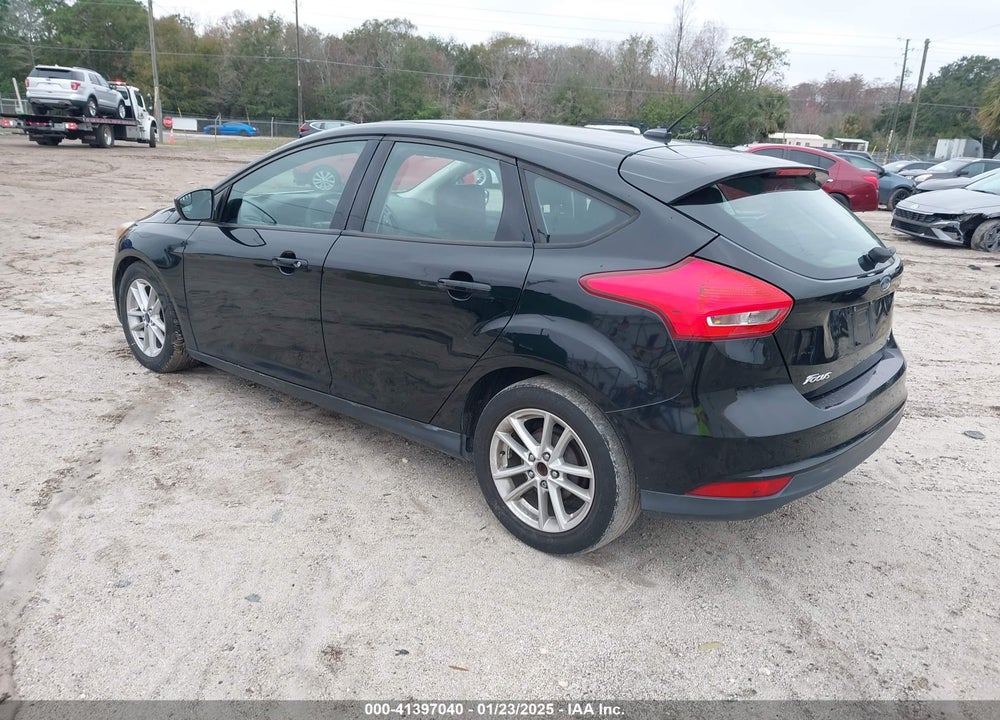 2017 FORD FOCUS SE VIN: 1FADP3K29HL221013