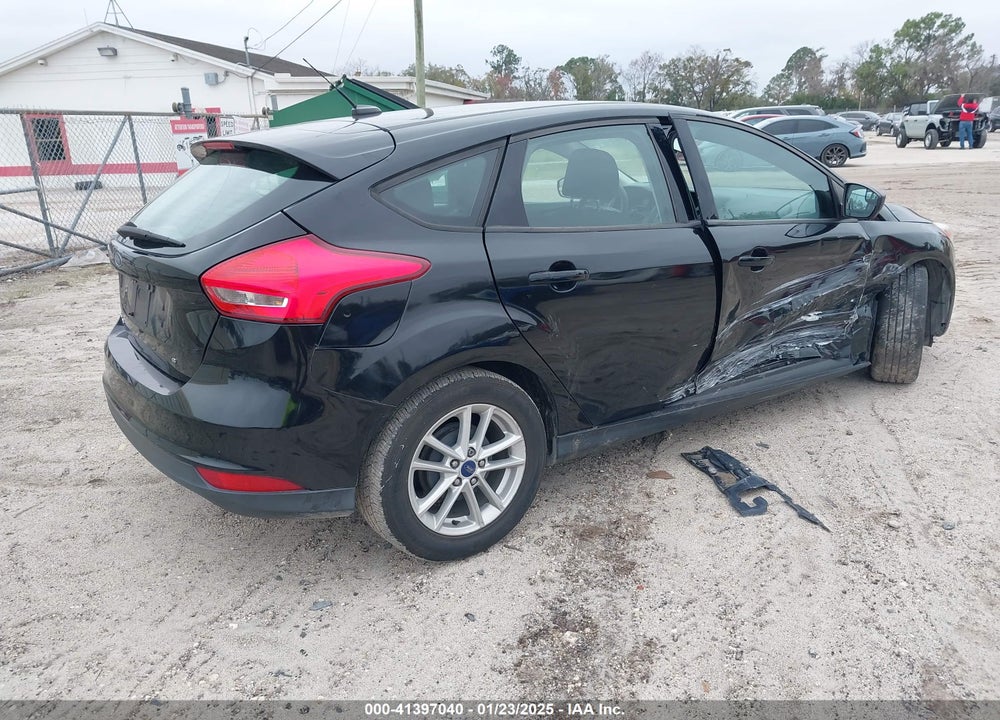 2017 FORD FOCUS SE VIN: 1FADP3K29HL221013