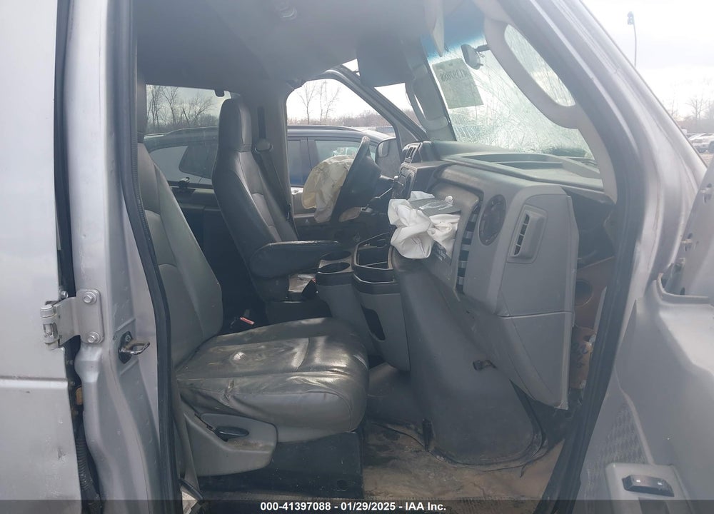 2011 FORD E-350 SUPER DUTY XL VIN: 1FBSS3BLXBDA47869