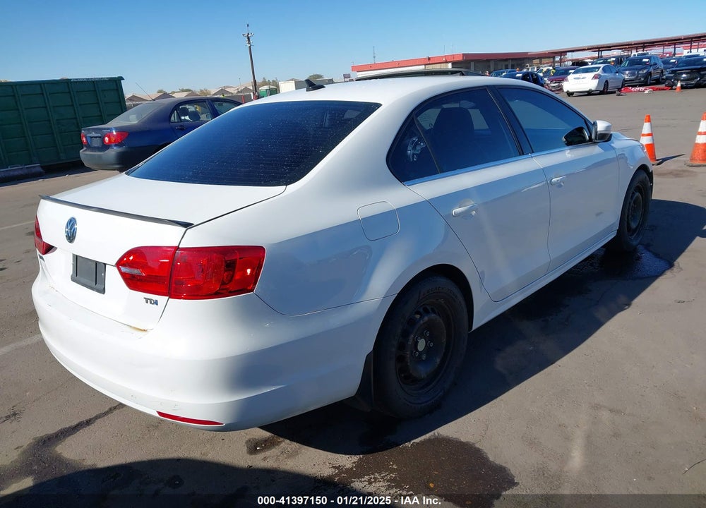 2013 VOLKSWAGEN JETTA VIN: 3VWLL7AJ3DM445143
