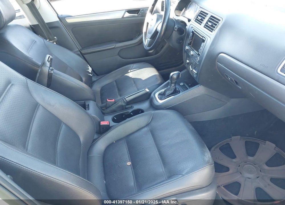 2013 VOLKSWAGEN JETTA VIN: 3VWLL7AJ3DM445143