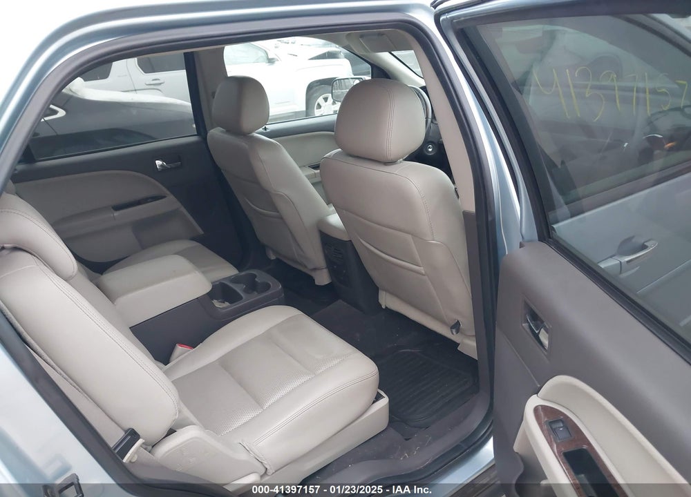 2008 FORD TAURUS X LIMITED VIN: 1FMDK06W18GA05794