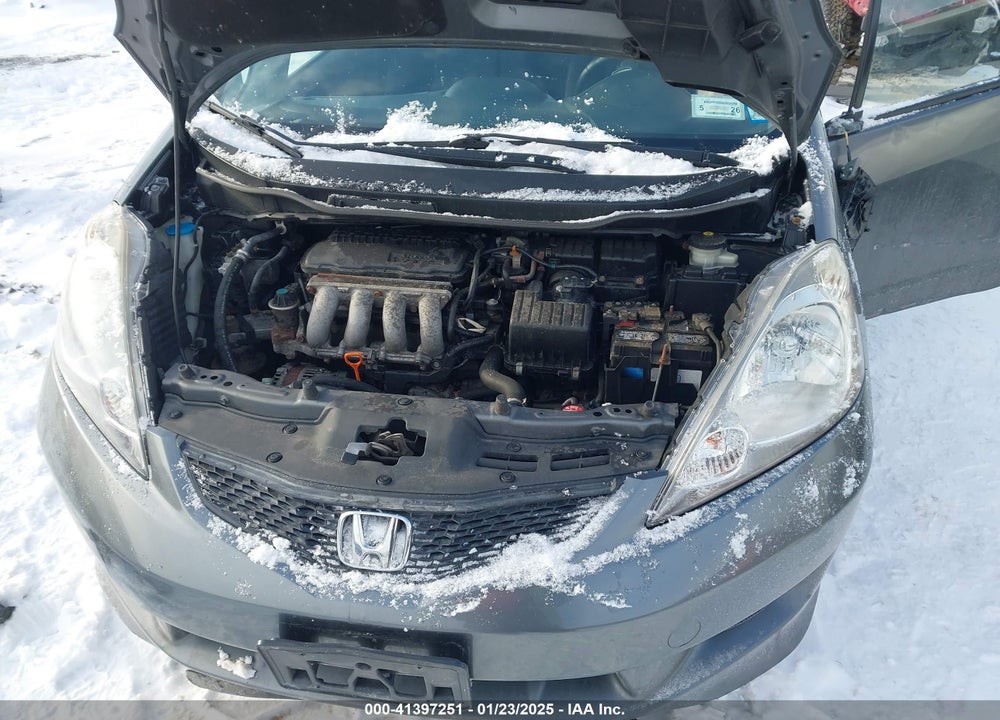 2011 HONDA FIT SPORT VIN: JHMGE8H62BC000704