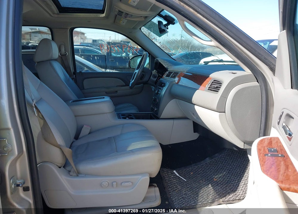 2007 GMC YUKON SLT VIN: 1GKFC13057J128049