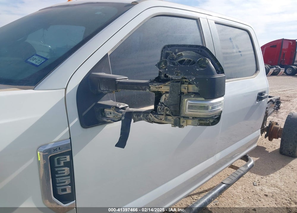 2019 FORD F-350 CHASSIS XL VIN: 1FD8W3HT2KED44044
