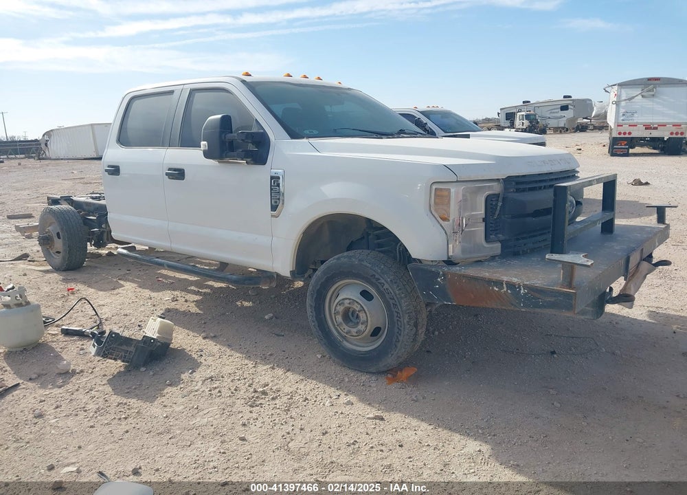 2019 FORD F-350 CHASSIS XL VIN: 1FD8W3HT2KED44044