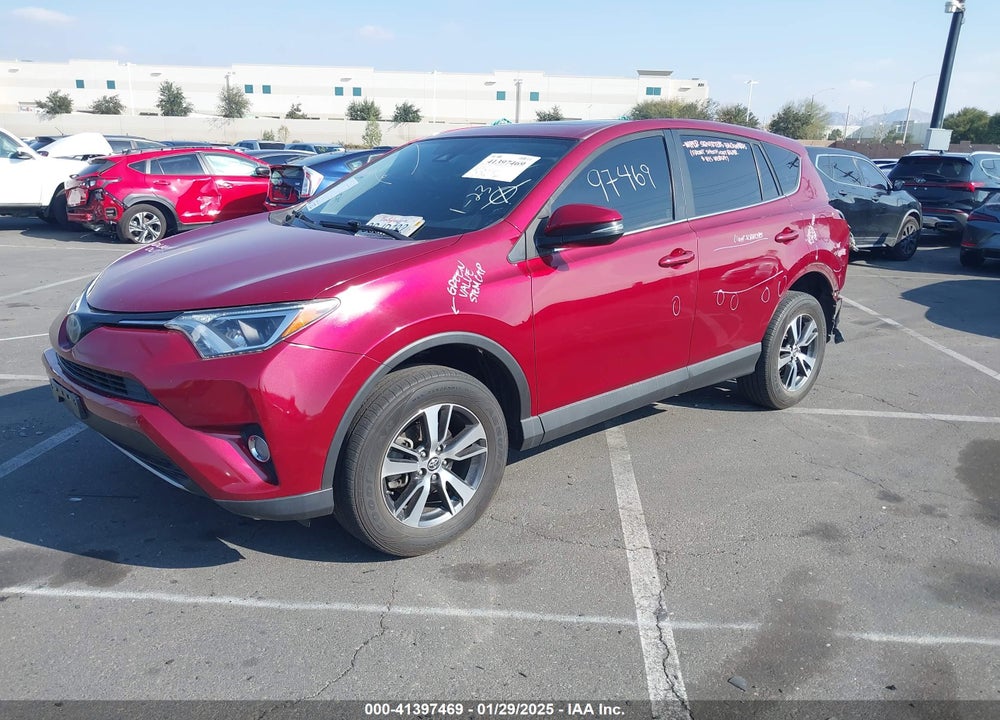 2018 TOYOTA RAV4 XLE VIN: JTMWFREV6JD112328
