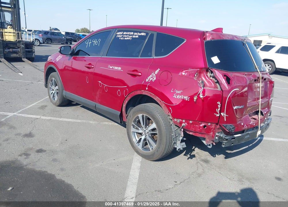 2018 TOYOTA RAV4 XLE VIN: JTMWFREV6JD112328
