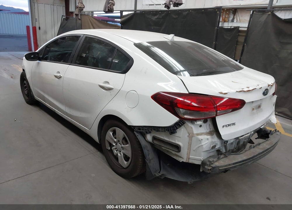 2017 KIA FORTE VIN: 3KPFK4A74HE030371