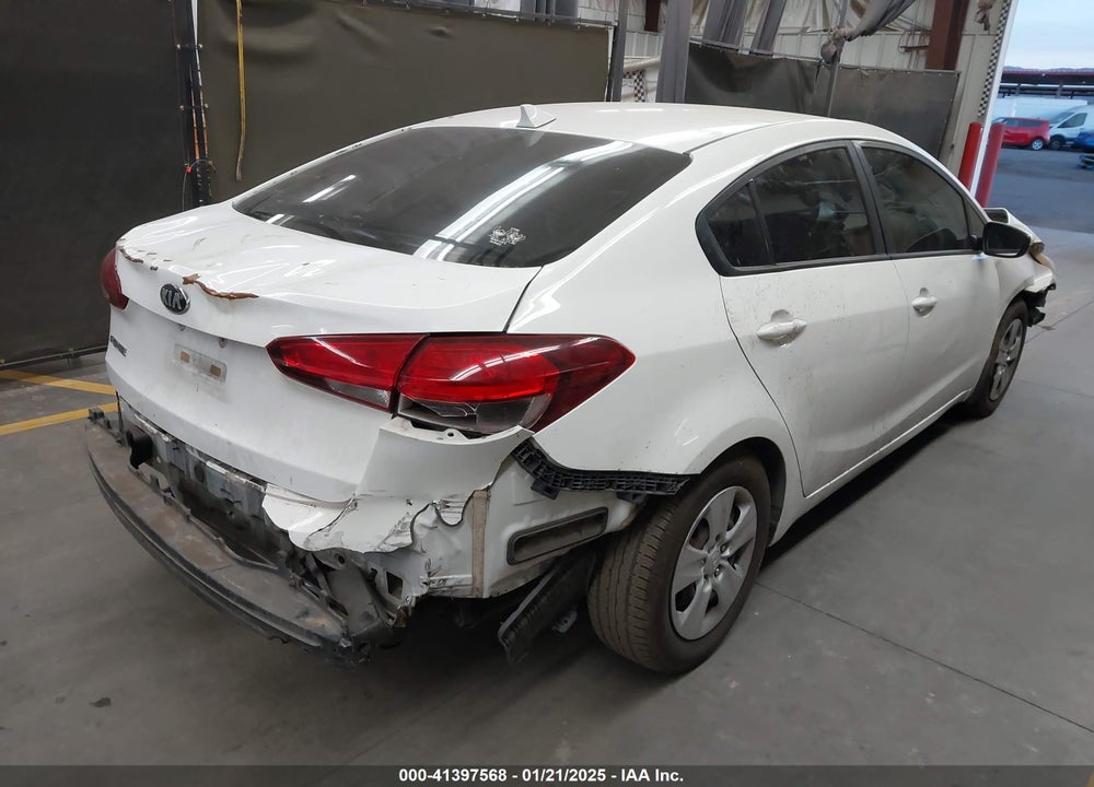 2017 KIA FORTE VIN: 3KPFK4A74HE030371